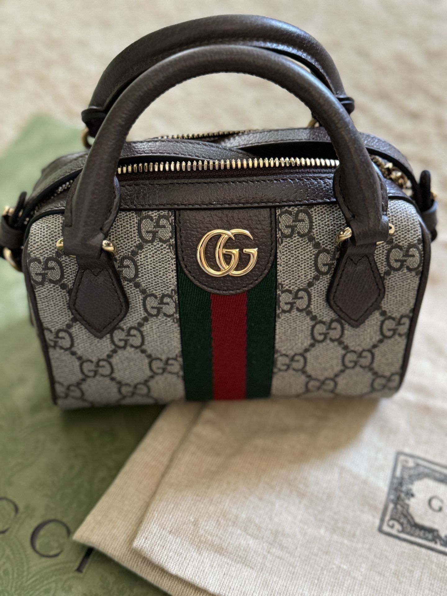 Authentic 💯 Gucci Ophidia Super Mini