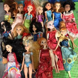 Barbies ,Ken Different Dolls