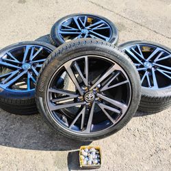 Toyota Camry 2025 Wheels 245/40/19" Continental 