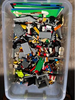 Lego bulk and baseplates 23lbs