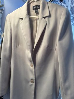 Brand New Never Worn Beige/ Cream Women’s Jacket From New York & Co. Size 16