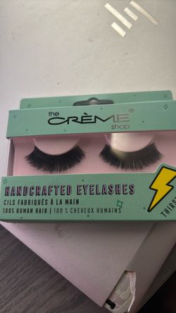 Brand new sealed eyelashes