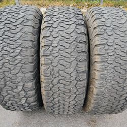 LT37X12.50R17 BFGoodrich KO2