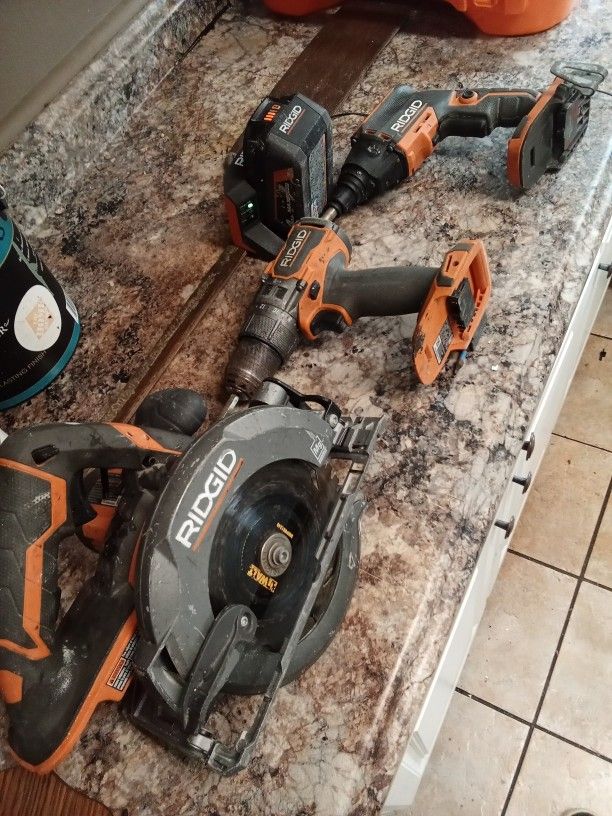 18 Volt Brushless Combo Kit Rigid