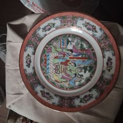 VINTAGE HAND PAINTED FAMILLE ROSE MEDALLION GEISHAS PLAYING GAME