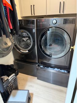 LG Washer and Dryer Set