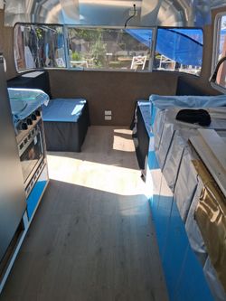 Airstream. 2017