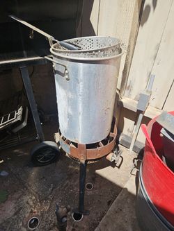 Propaine outdoor burner, with thanksgiving turkey set up