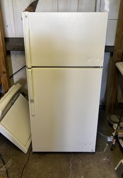 GE Top Mount White Refrigerator
