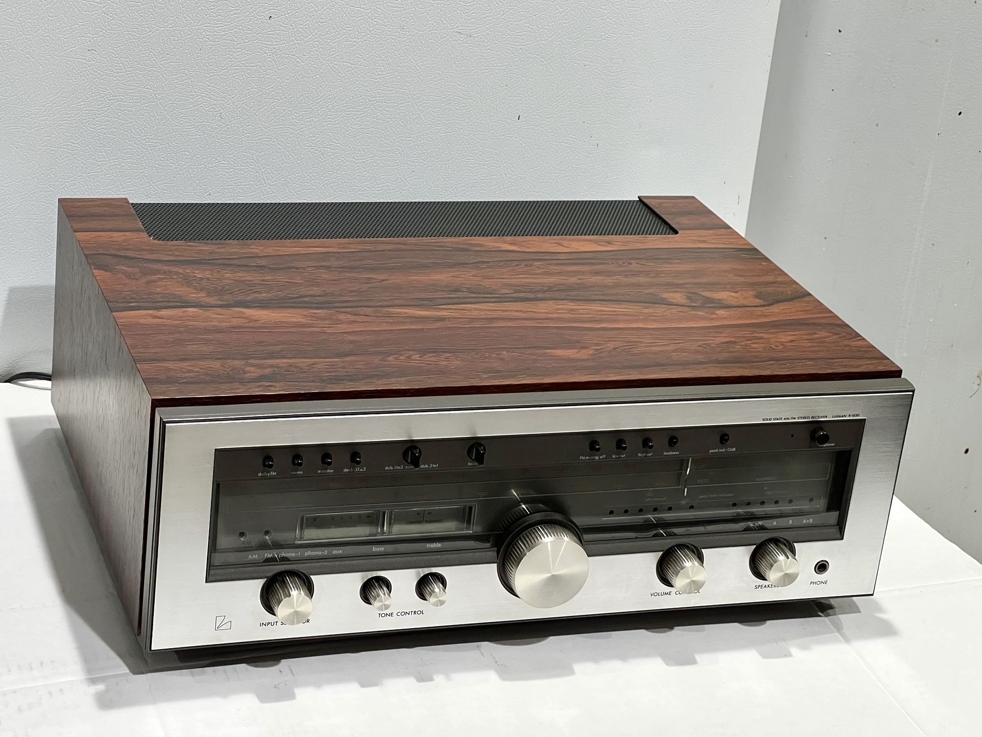 Vintage LUXMAN R-1050 Receiver Made In Japan