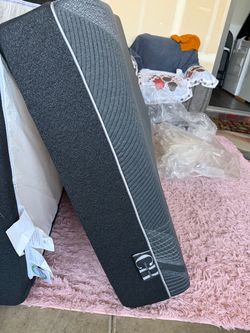 2. Twin xl.  Mattress