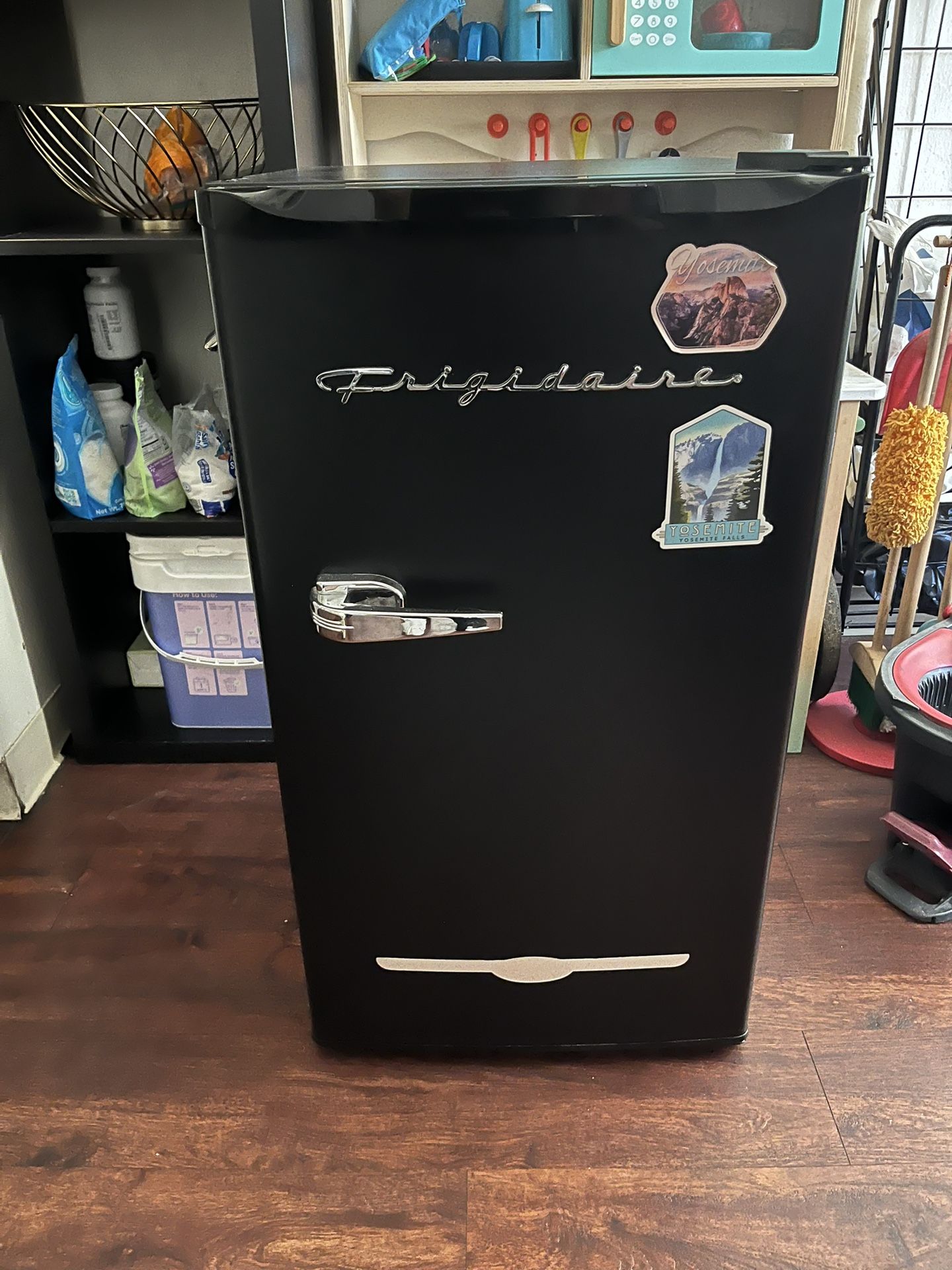 Fridgaire Refrigerator 