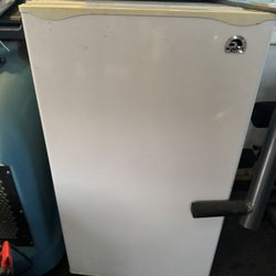 Small Refrigerator $20
