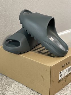 Yeezy Slide Grey Size 12