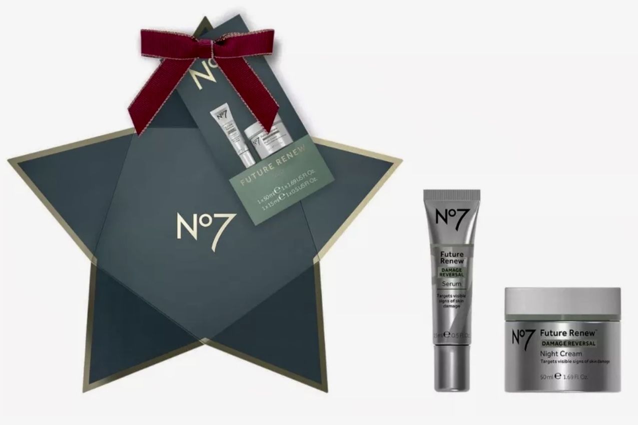 No7 Future Renew DUO GIFT SET~NEW~Night Cream & Face Serum. Star Shaped Gift Box