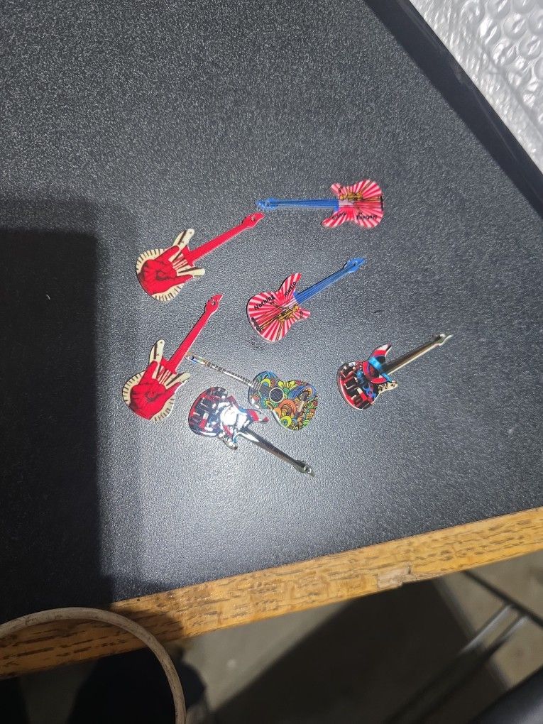 2 Dollar Charm