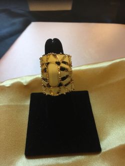 Costume Jewelry Ring Sz 7