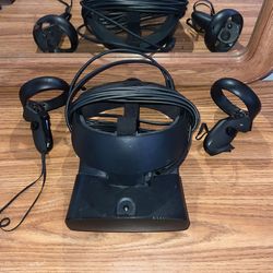 Oculus Rift S W/ Both Controllers