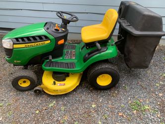 John Deere E120 Riding Lawnmower