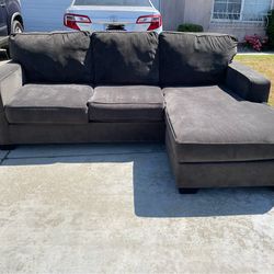 Free Delivery 🚚 Dark Gray Sectional Couch 92” Very Spacious
