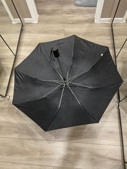 Umbrella: good quality and medium size 