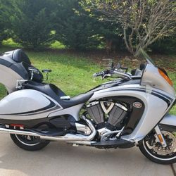 2011 Victory Vision  Touring