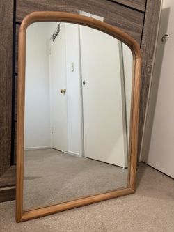 Wall mirror
