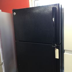 GE 17 Cu Ft Top And Bottom Fridge. 1 year Warranty 