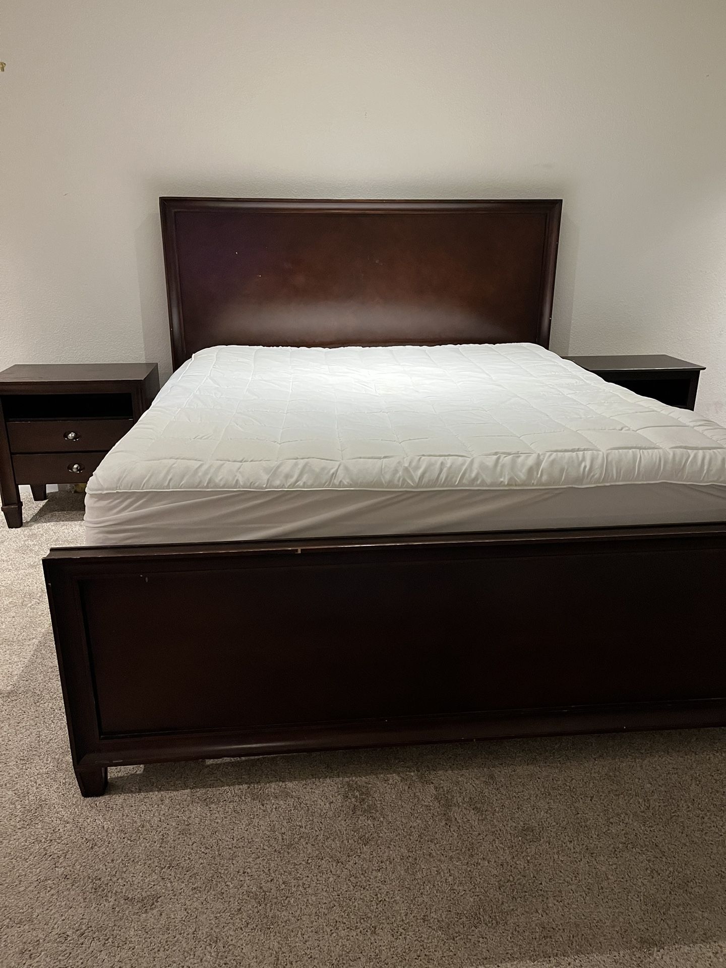 Bedroom Set. CALIFORNIA KING.   MATTRESS AND BOX SPINGS NOT INCLUDED!!