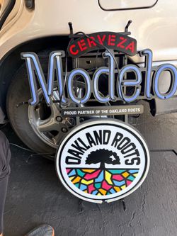 LED modelo Oakland roots