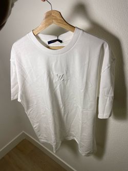 Louis Vuitton LV Embossed Logo T-Shirt White Minimal Monogram Tee(size M-L)