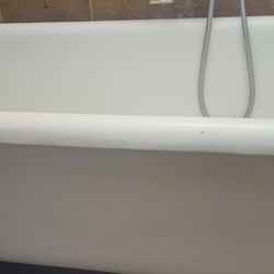 Cast iron tub in great shape