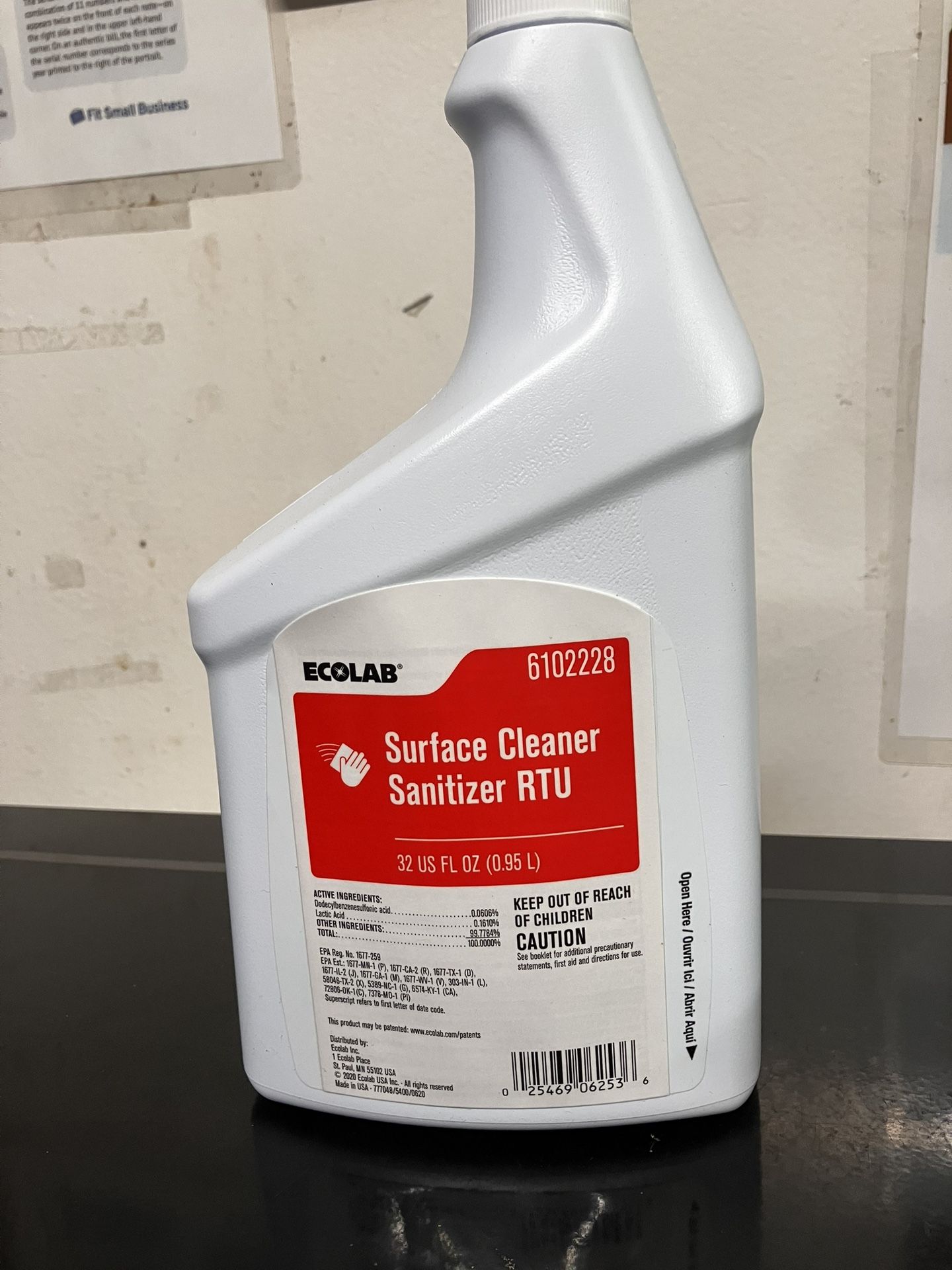 Ecolab Surface Cleaner RTU 32oz Bottles - Case Of 6