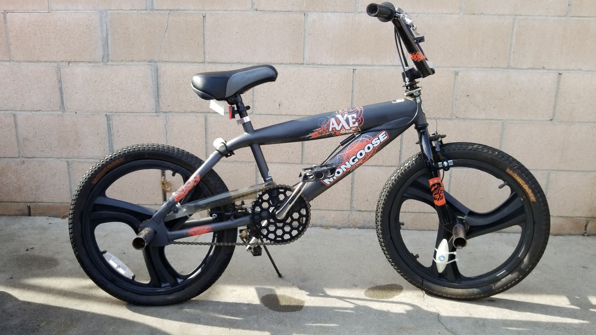 20" Mongoose Axe freestyle BMX bike