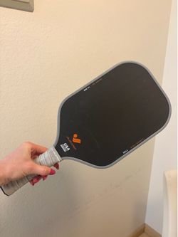 Pickleball paddle