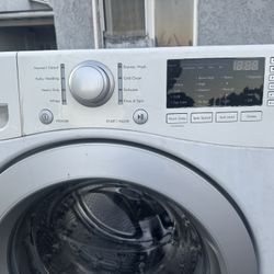 Kenmore Washer With The Bottom Base