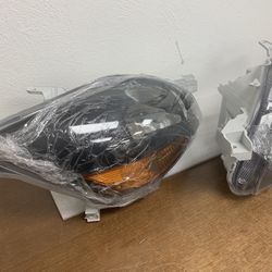 Toyota Yaris Headlights L And R