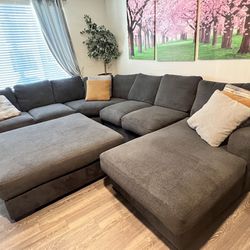 RC Wiley Couch Sectional