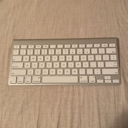 Apple Wireless Keyboard with Bluetooth