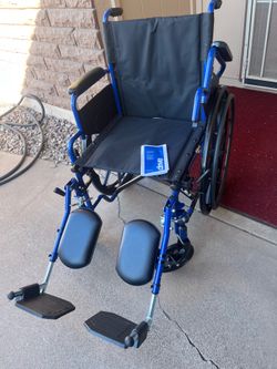 Wheelchair W/Footrests & Calf Rests, See Photos !  18” Seat