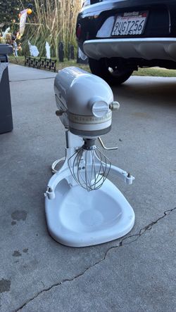 KitchenAid Stand Mixer with Wire Whisk