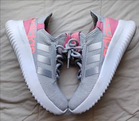 Size 4.5 women/youth 2022
Adidas Kaptir 2.0 J 'Grey Acid Red'