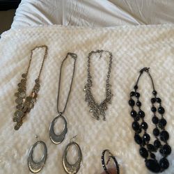 Women’s Jewelry 