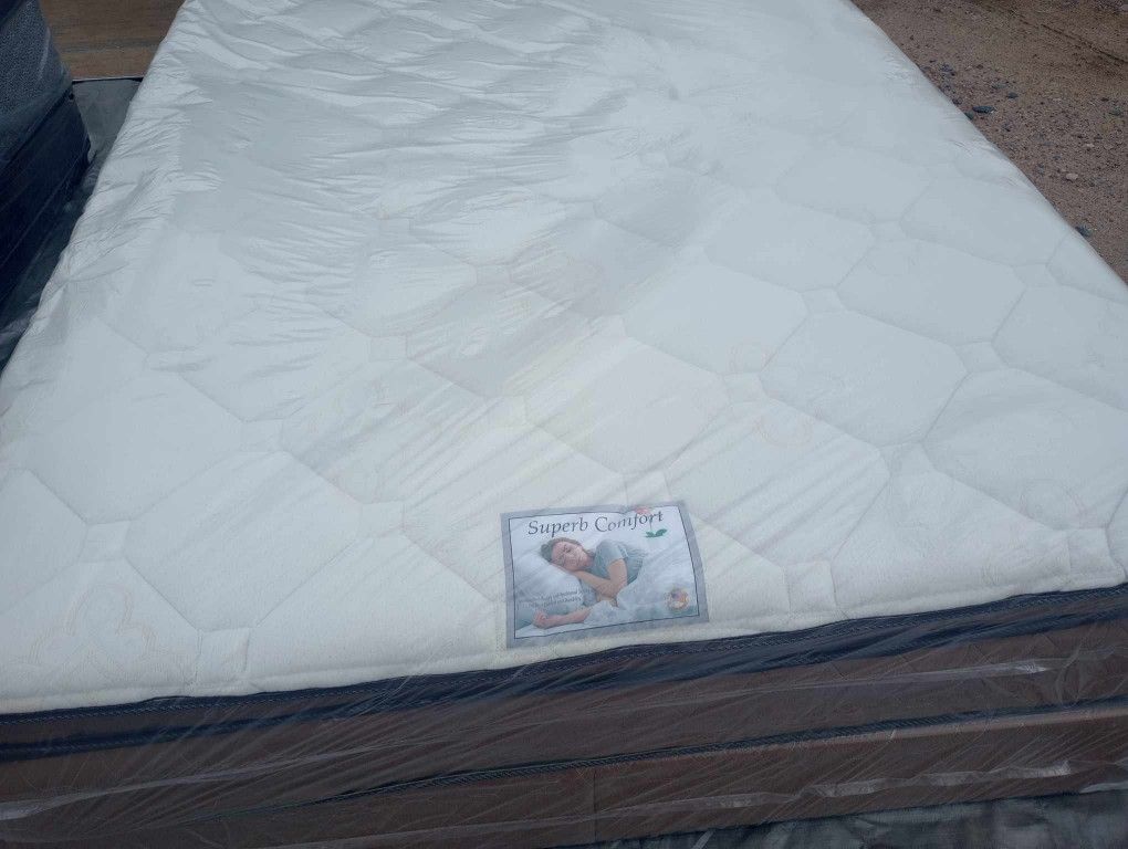 Brand New Queen Size Pillowtop Mattress Included Box Spring