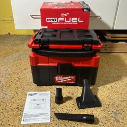 Milwaukee M18 FUEL PACKOUT 18-Volt Lithium-Ion Cordless 2.5 Gal. Wet/Dry Vacuum (Vacuum-Only)