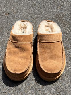 Slippers size 7
