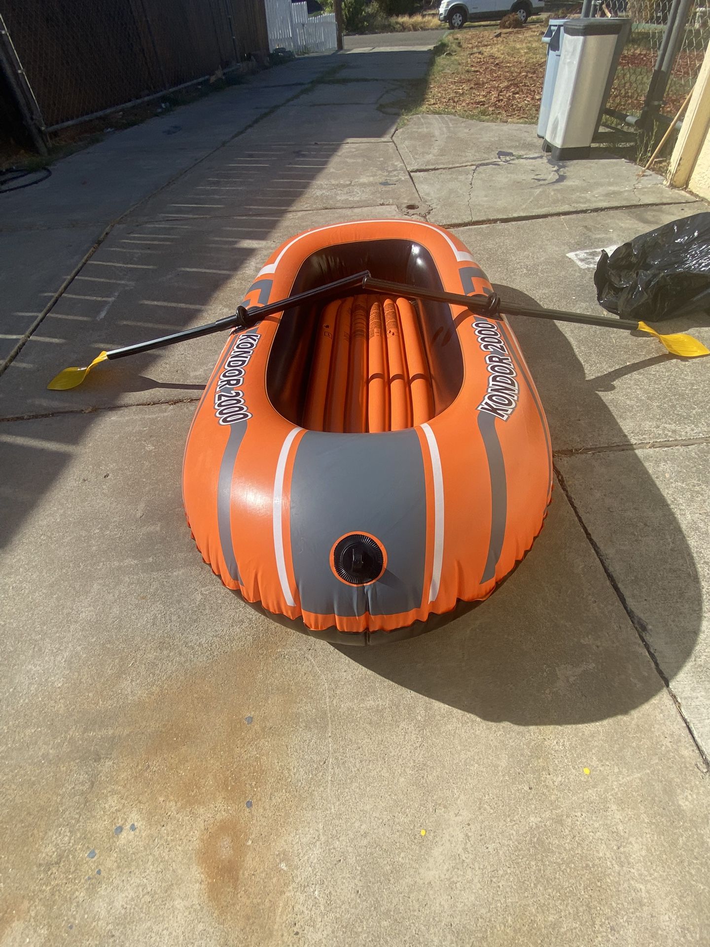 Bestway 61062E H2OGO! Kondor 2000 77" x 45" Inflatable Single Person Water Raft Boat Set with 2 Oars and for Lakes, Pools and Rivers, Orange