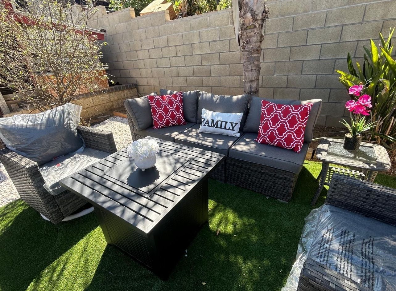 Brand New Patio Outdoor Furniture Set With Fire Pit