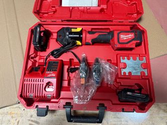 Milwaukee 2674-22P M18 short throw press tool kit with viega pureflow jaws