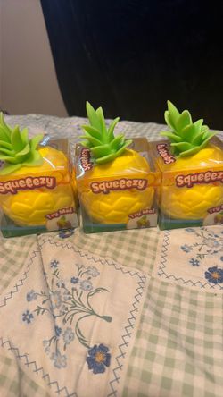 Squishy pineapple